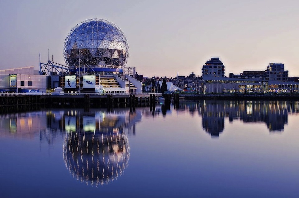 Monde De La Science, False Creek, Vancouver